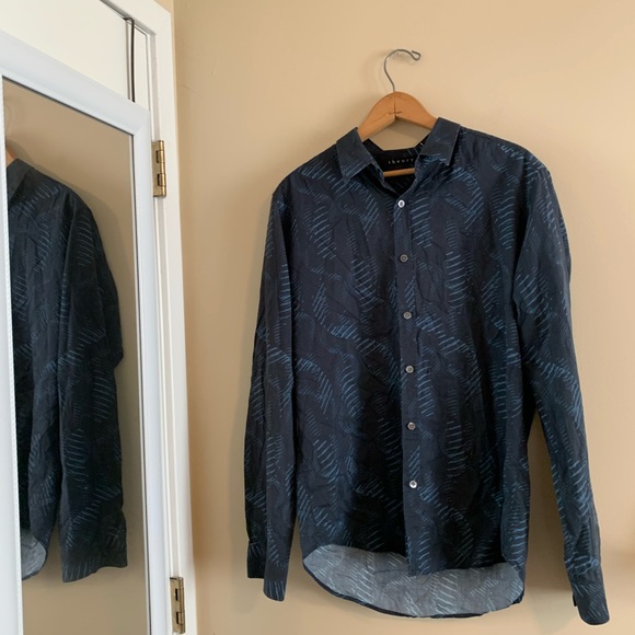 Theory. Luxury brand. Button up top . - Picture 3 of 6